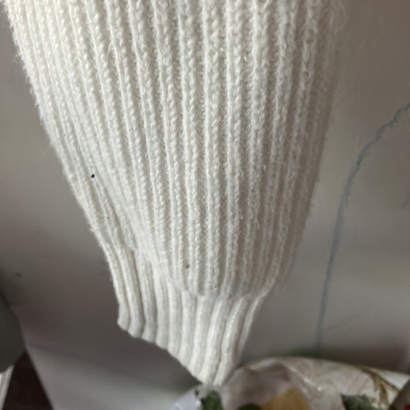 Soft and cropped ivory sweater - Picture 3 of 4